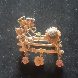 Elegant Gold Tone Cat and Floral Brooch